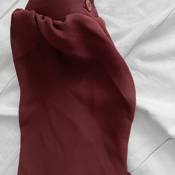 Vintage Blouse Women size Medium Maroon Long Sleeve Top Ascot Neck Chiffon Shirt - Picture 4 of 4